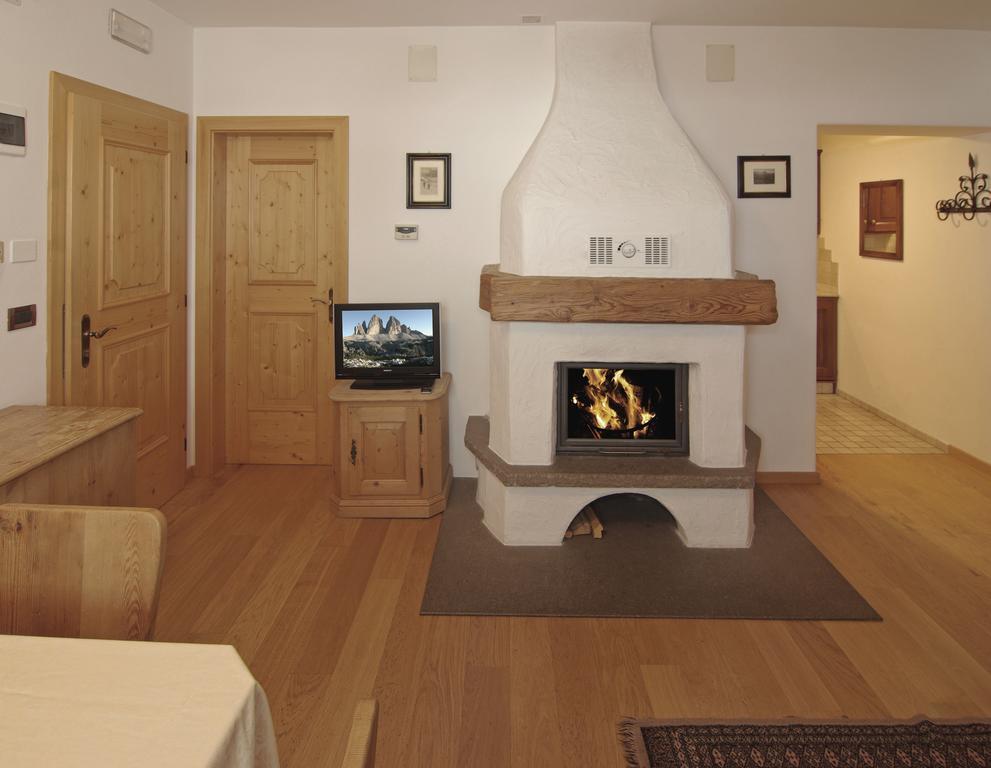 Cesa Marmolada Aparthotel Ortisei Room photo
