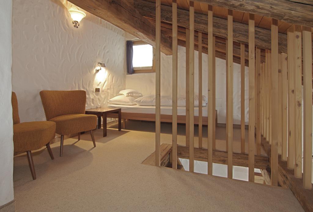 Cesa Marmolada Aparthotel Ortisei Room photo